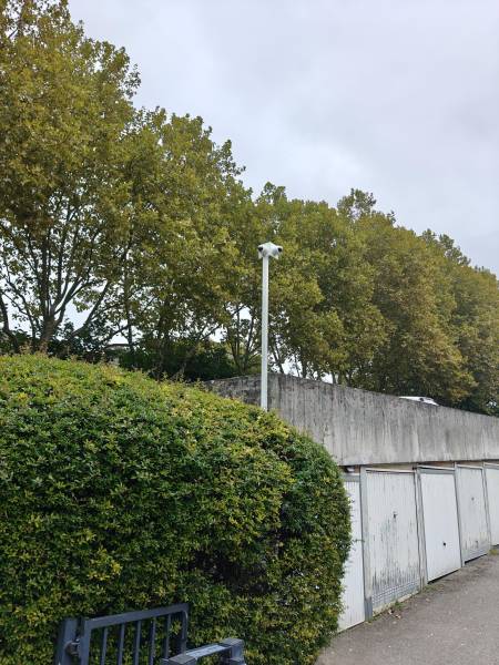 Dômes sur mât de 5 mètres de haut