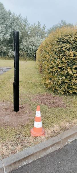 Installation d'un complément au système d'alarme avec barrières infrarouges chez un professionnel du transport de personne proche de Lyon