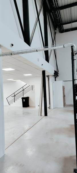 Sécurité Professionnelle à Limonest : Installation combinée Vidéosurveillance Hikvision et Alarme Aritech