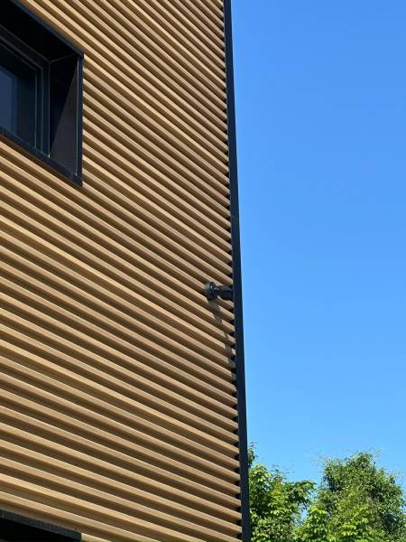 Sécurité Self-Stockage à Vénissieux : 14 caméras Dahua et technologie LAPI