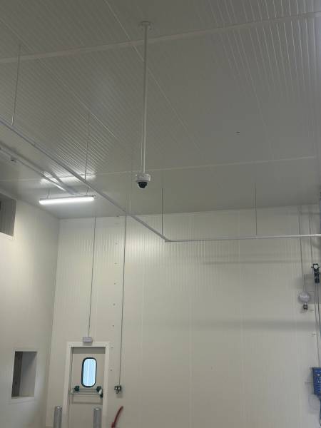 Sécurité logistique à Vienne (38) : 18 caméras Hikvision en entrepôt réfrigéré