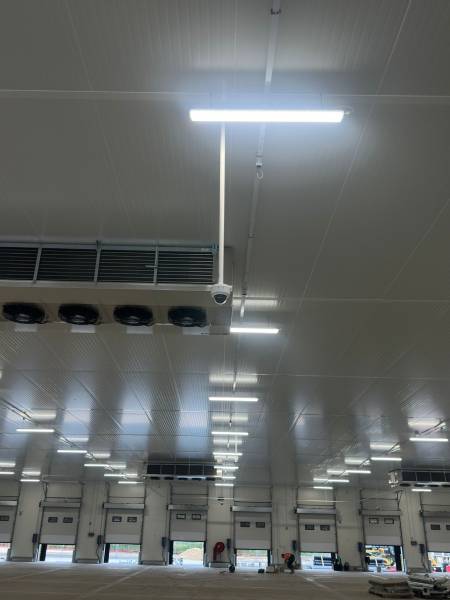 Sécurité logistique à Vienne (38) : 18 caméras Hikvision en entrepôt réfrigéré