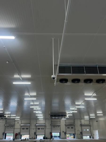 Sécurité logistique à Vienne (38) : 18 caméras Hikvision en entrepôt réfrigéré