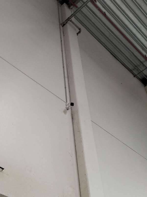 Sécurité Entrepôt à Feyzin : 27 caméras Hikvision pour un grossiste lyonnais