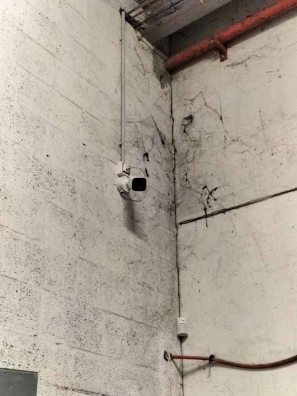 Sécurité Entrepôt à Feyzin : 27 caméras Hikvision pour un grossiste lyonnais