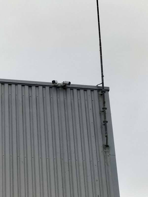 Sécurisation périmétrique à Corbas : 10 caméras HIKVISION extérieures pour entrepôt