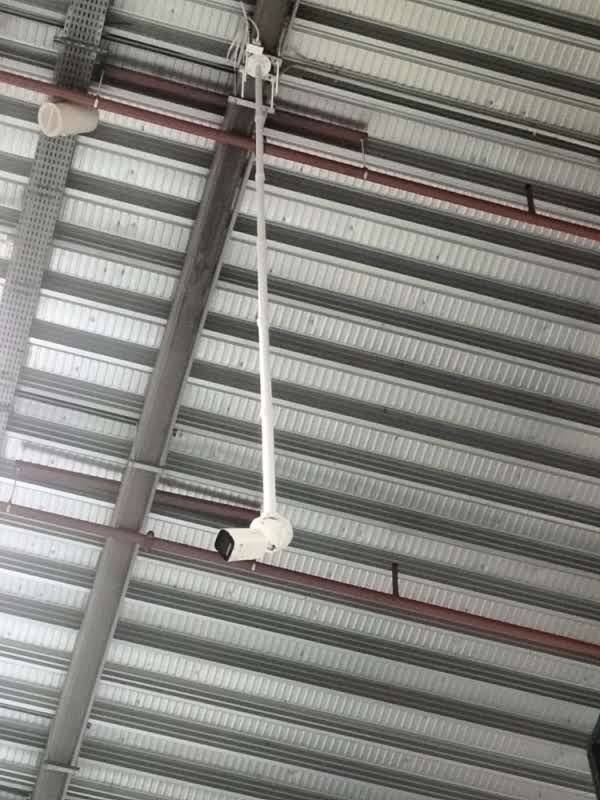 Sécurité Entrepôt à Feyzin : 27 caméras Hikvision pour un grossiste lyonnais