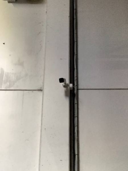 Sécurité Entrepôt à Feyzin : 27 caméras Hikvision pour un grossiste lyonnais