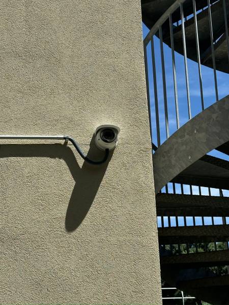 Sécurité EHPAD Lyon : Installation de Vidéosurveillance et Alarme Anti-Intrusion